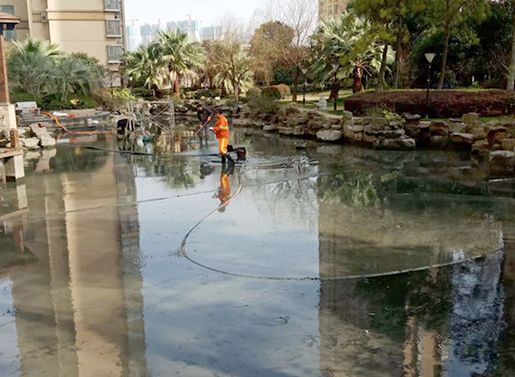 沁阳景观池淤泥清理